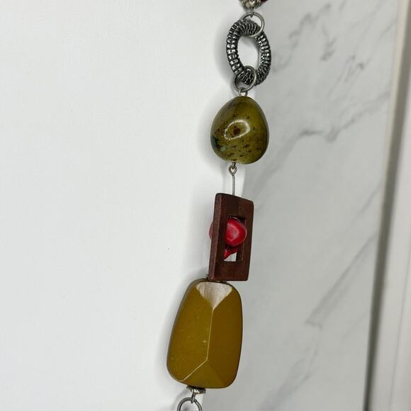 Chico's Chunky Red Green Mixed Media Statement Necklace Silver Tone ✨ - Picture 9 of 11